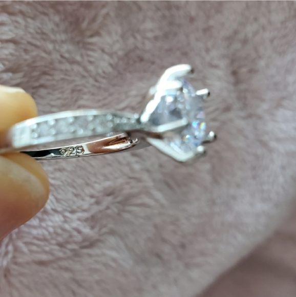New Classic Wedding/Engagement Ring - Picture 7 of 8